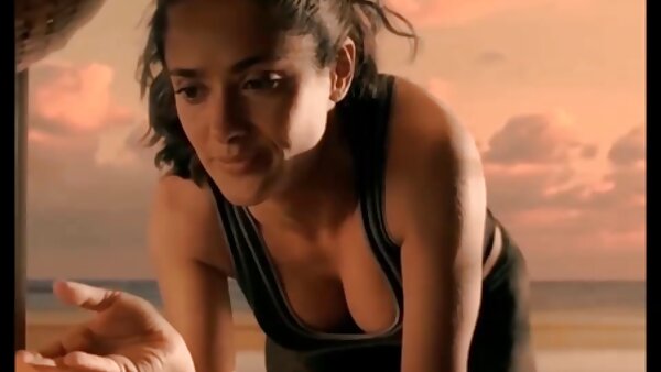 اشلی مو بور نمی تواند از بازی با سینه فیلمهای سکسی هندی های بزرگ دوست دختر سکسی دست بردارد.