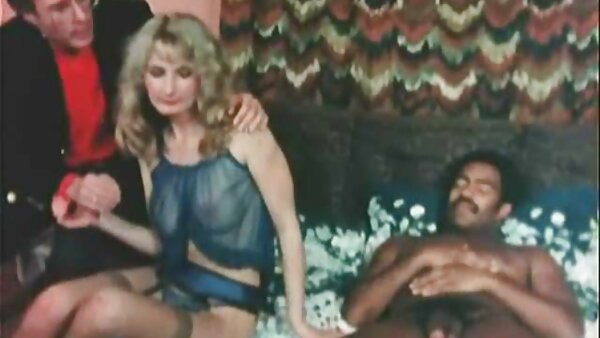 مگان مونرو، مگان مونرو، عوضی با موهای روشن، خودارضایی فیلم سکسی خفن هندی می کند