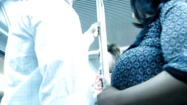 طرفدار واقعی فاک مقعدی کتی از پشت با گل میخ سیاه در ویدیو سکس هندی بند در می شود.